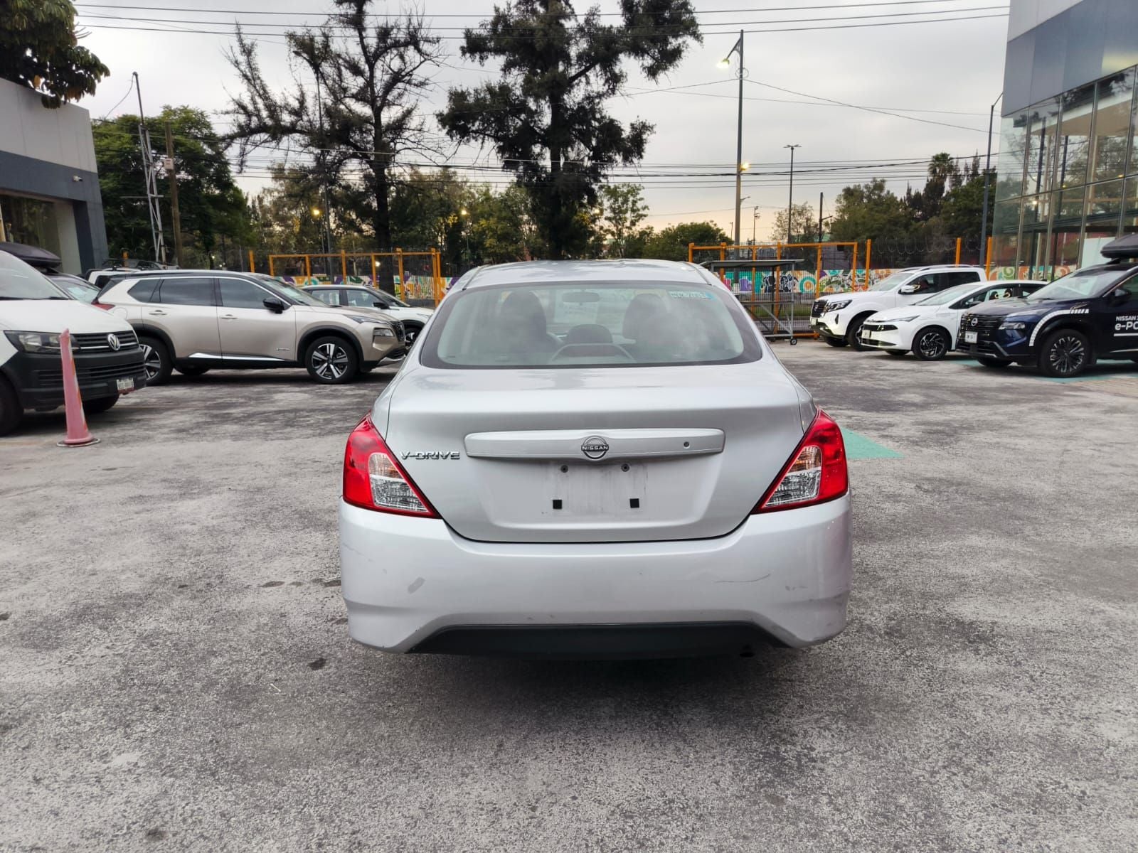 2025 Nissan V-Drive 1.6 A/C Mt