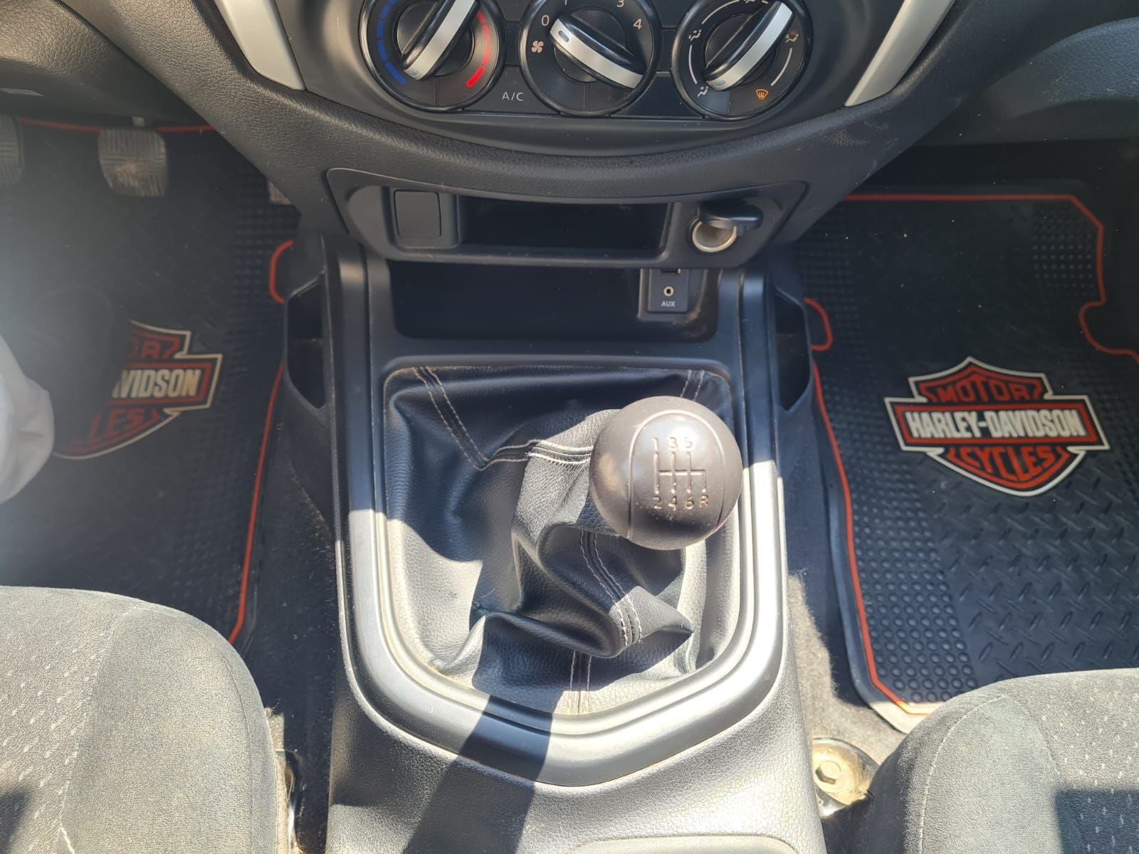 2020 Nissan NP300 Doble Cabina 2.5 SE Paq Seguridad Mt