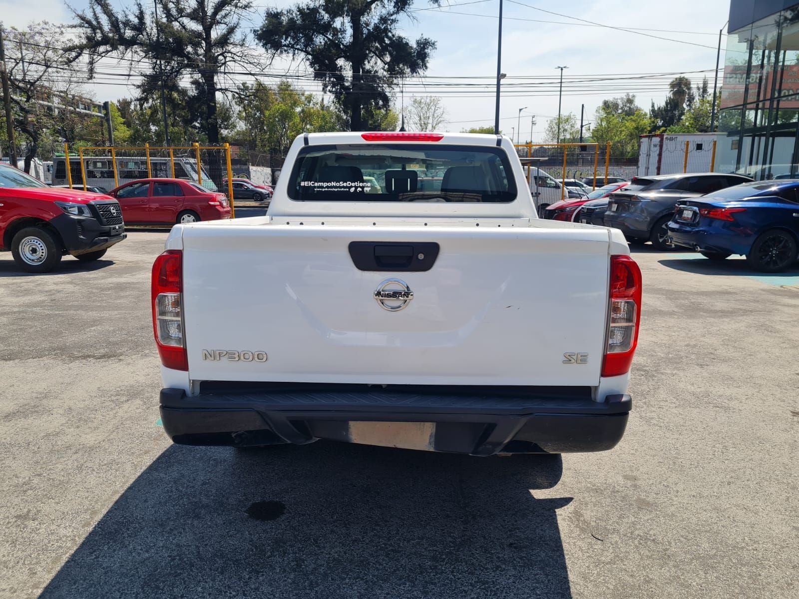 2020 Nissan NP300 Doble Cabina 2.5 SE Paq Seguridad Mt