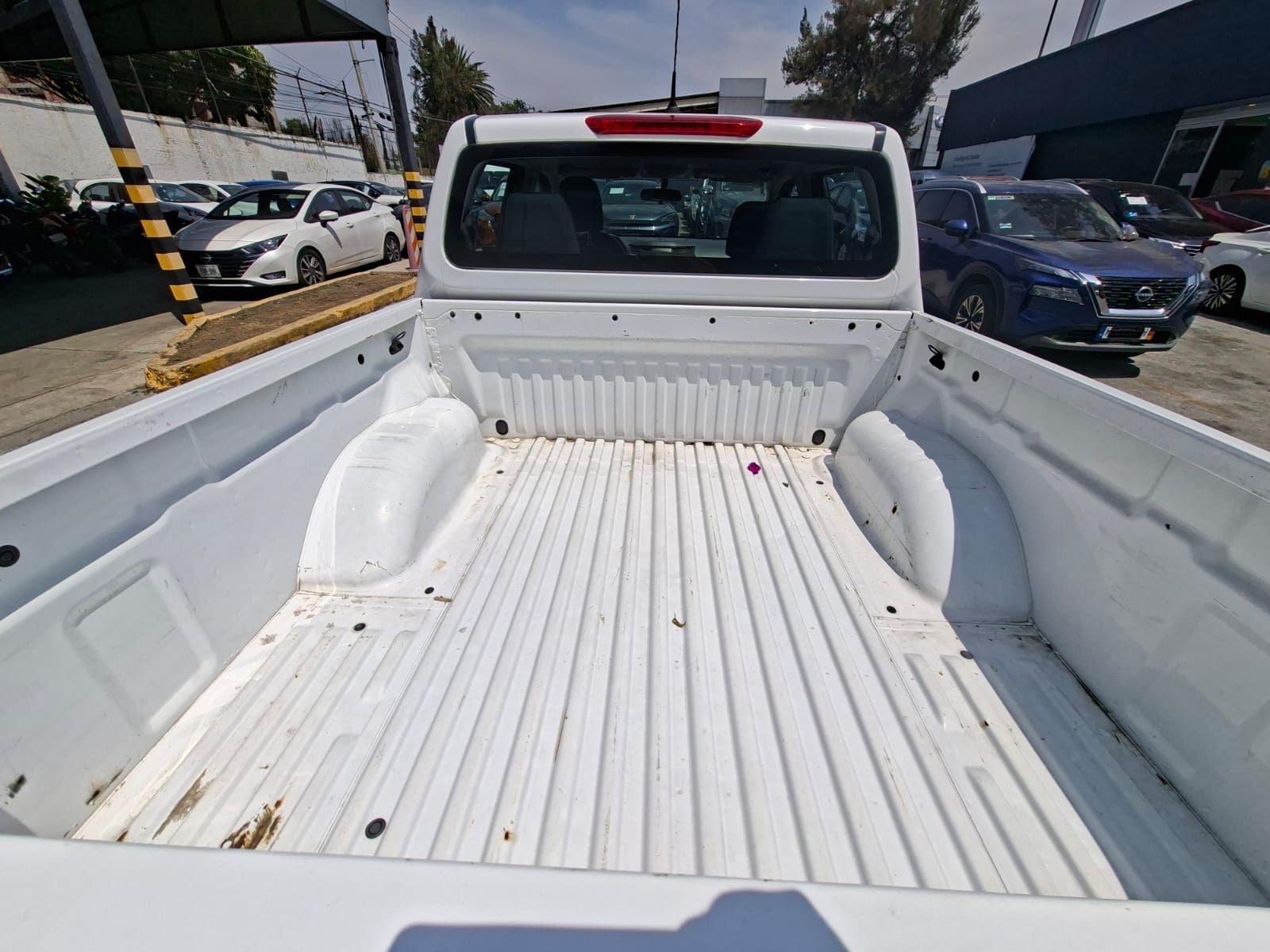 2020 Nissan NP300 Doble Cabina 2.5 SE Paq Seguridad Mt