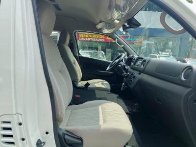 2025 Nissan Urvan 2.5 14 Pasajeros Amplia AA Mt