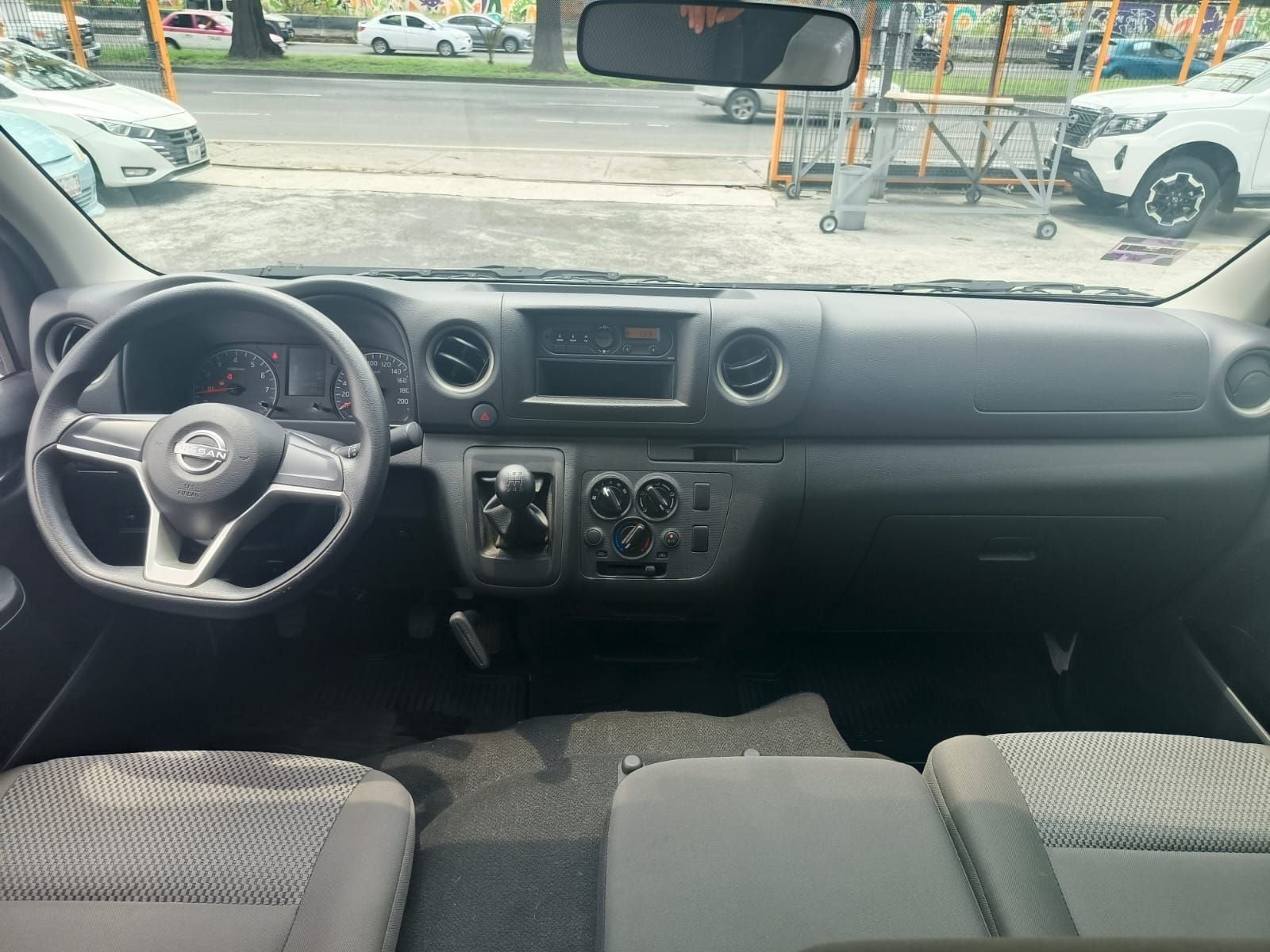 2024 Nissan Urvan 2.5 Panel Amplia AA Mt
