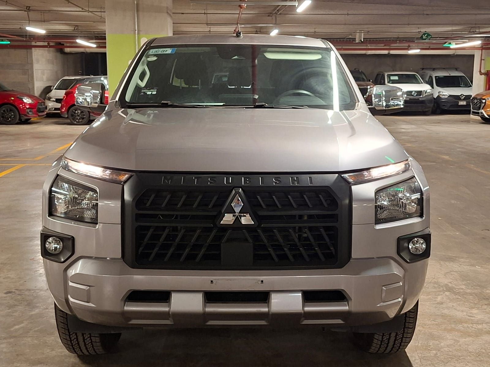2025 Mitsubishi L200 2.4 Glx Cabina Doble 4x2 Mt